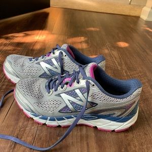 New Balance 840v3 running shoes